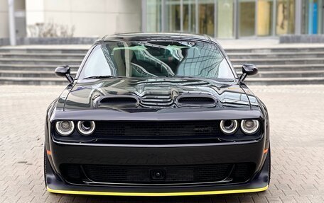 Dodge Challenger III рестайлинг 2, 2022 год, 15 850 000 рублей, 2 фотография