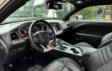 Dodge Challenger III рестайлинг 2, 2022 год, 15 850 000 рублей, 10 фотография