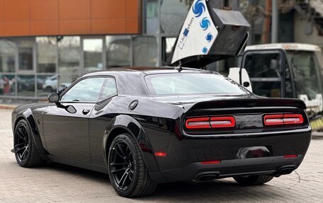 Dodge Challenger III рестайлинг 2, 2022 год, 15 850 000 рублей, 9 фотография