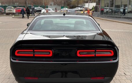 Dodge Challenger III рестайлинг 2, 2022 год, 15 850 000 рублей, 11 фотография