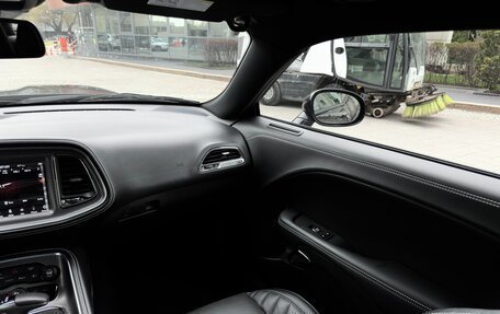 Dodge Challenger III рестайлинг 2, 2022 год, 15 850 000 рублей, 19 фотография