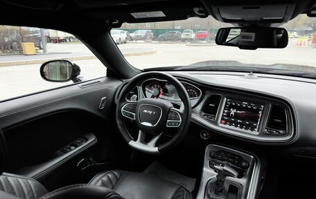 Dodge Challenger III рестайлинг 2, 2022 год, 15 850 000 рублей, 20 фотография