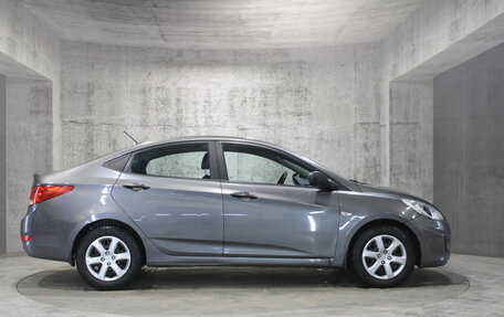Hyundai Solaris II рестайлинг, 2011 год, 729 000 рублей, 4 фотография