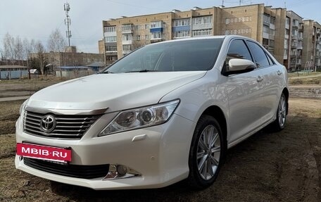 Toyota Camry, 2013 год, 2 000 000 рублей, 2 фотография