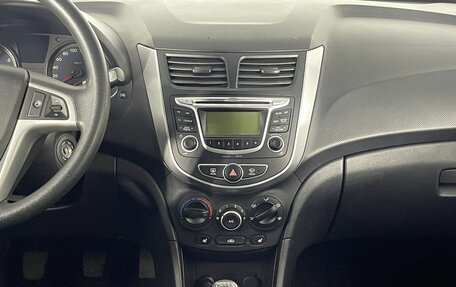 Hyundai Solaris II рестайлинг, 2013 год, 730 000 рублей, 15 фотография