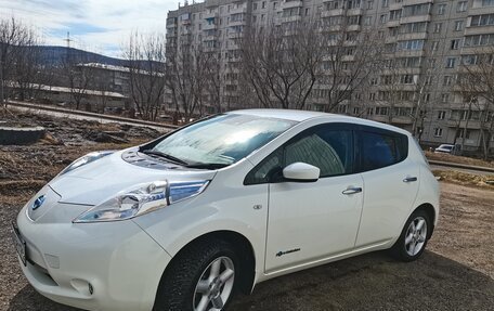 Nissan Leaf I, 2017 год, 865 000 рублей, 5 фотография