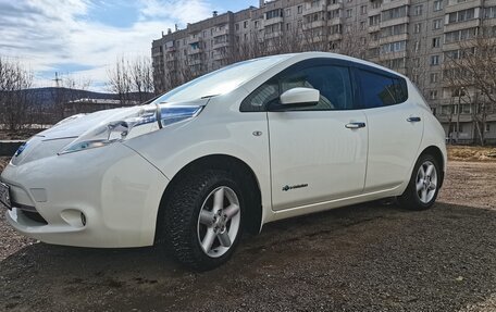 Nissan Leaf I, 2017 год, 865 000 рублей, 6 фотография