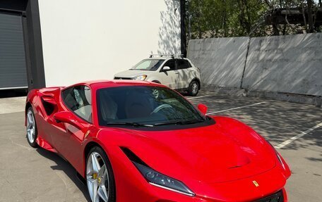 Ferrari F8, 2021 год, 26 700 000 рублей, 3 фотография