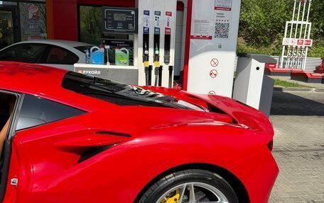 Ferrari F8, 2021 год, 26 700 000 рублей, 14 фотография