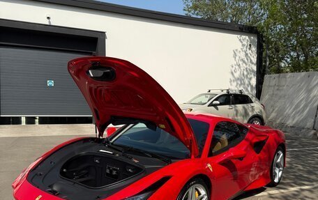 Ferrari F8, 2021 год, 26 700 000 рублей, 34 фотография