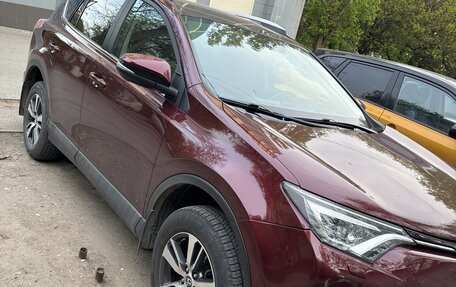 Toyota RAV4, 2019 год, 2 400 000 рублей, 2 фотография