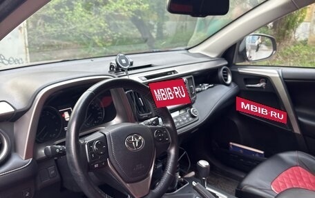 Toyota RAV4, 2019 год, 2 400 000 рублей, 3 фотография