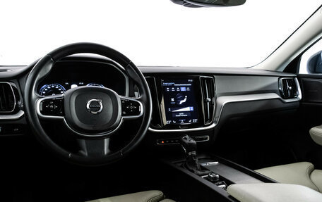 Volvo V60 Cross Country II, 2019 год, 3 549 000 рублей, 11 фотография