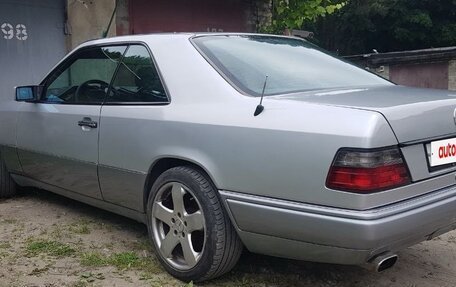 Mercedes-Benz E-Класс, 1993 год, 490 000 рублей, 2 фотография