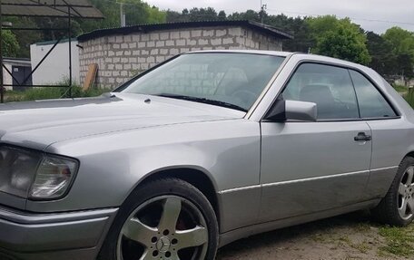Mercedes-Benz E-Класс, 1993 год, 490 000 рублей, 3 фотография