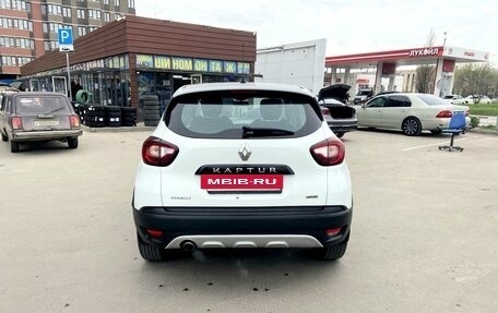 Renault Kaptur I рестайлинг, 2016 год, 900 000 рублей, 4 фотография