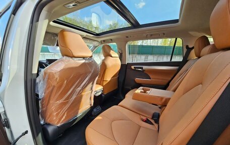 Toyota Highlander, 2025 год, 6 490 000 рублей, 20 фотография
