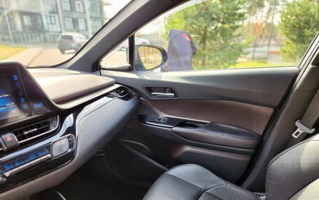 Toyota C-HR I рестайлинг, 2018 год, 2 150 000 рублей, 8 фотография