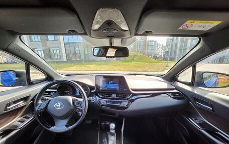 Toyota C-HR I рестайлинг, 2018 год, 2 150 000 рублей, 11 фотография