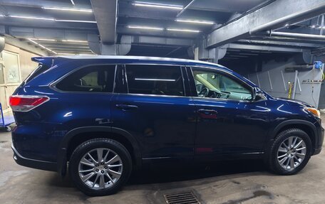Toyota Highlander III, 2015 год, 2 650 000 рублей, 3 фотография