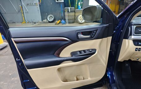 Toyota Highlander III, 2015 год, 2 650 000 рублей, 5 фотография