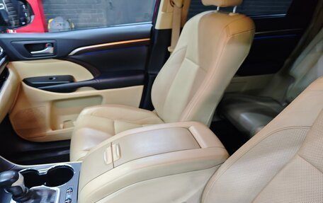 Toyota Highlander III, 2015 год, 2 650 000 рублей, 15 фотография