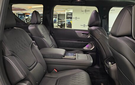 Infiniti QX80, 2024 год, 18 300 000 рублей, 11 фотография