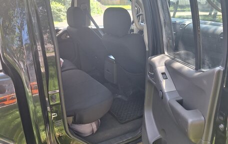 Nissan Navara (Frontier), 2008 год, 830 000 рублей, 3 фотография