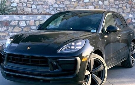 Porsche Macan I рестайлинг, 2022 год, 4 955 000 рублей, 2 фотография