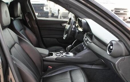 Alfa Romeo Giulia II, 2022 год, 3 150 000 рублей, 11 фотография