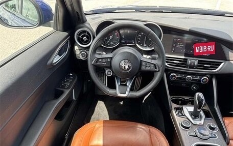 Alfa Romeo Giulia II, 2022 год, 3 305 000 рублей, 8 фотография