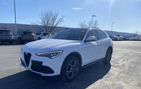 Alfa Romeo Stelvio, 2022 год, 3 190 000 рублей, 2 фотография