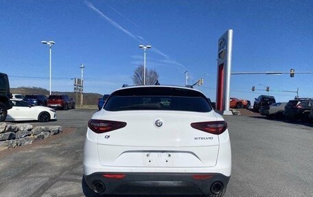 Alfa Romeo Stelvio, 2022 год, 3 190 000 рублей, 8 фотография