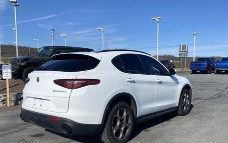 Alfa Romeo Stelvio, 2022 год, 3 190 000 рублей, 7 фотография
