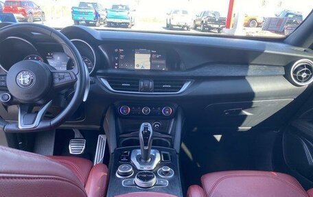 Alfa Romeo Stelvio, 2022 год, 3 190 000 рублей, 9 фотография