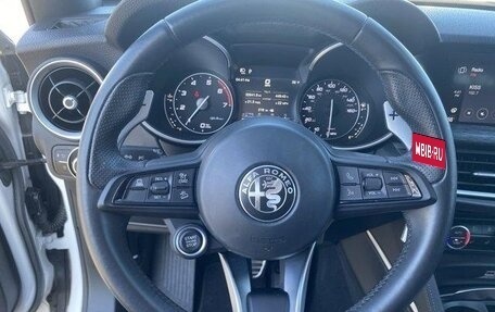 Alfa Romeo Stelvio, 2022 год, 3 190 000 рублей, 10 фотография