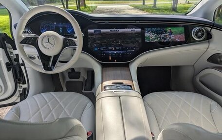 Mercedes-Benz EQS, 2022 год, 7 855 000 рублей, 8 фотография