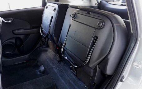Honda Fit Shuttle I рестайлинг, 2013 год, 800 000 рублей, 17 фотография