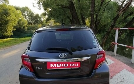 Toyota Vitz, 2015 год, 850 000 рублей, 2 фотография