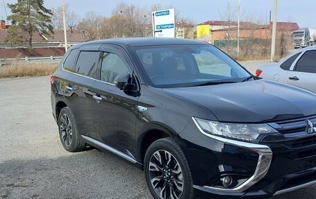 Mitsubishi Outlander III рестайлинг 3, 2015 год, 1 950 000 рублей, 5 фотография