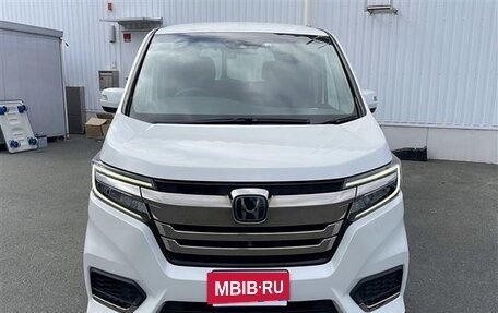 Honda Stepwgn IV, 2021 год, 1 620 000 рублей, 2 фотография