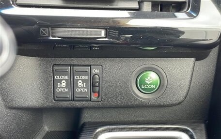 Honda Stepwgn IV, 2021 год, 1 620 000 рублей, 10 фотография