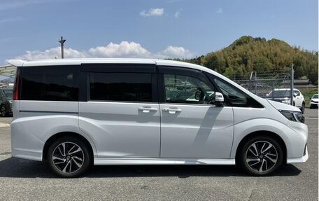 Honda Stepwgn IV, 2021 год, 1 650 000 рублей, 5 фотография