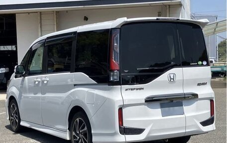 Honda Stepwgn IV, 2021 год, 1 650 000 рублей, 7 фотография