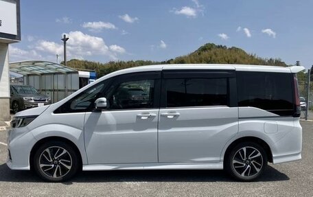 Honda Stepwgn IV, 2021 год, 1 650 000 рублей, 6 фотография