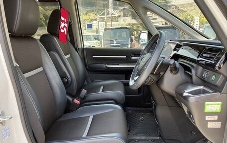 Honda Stepwgn IV, 2021 год, 1 650 000 рублей, 17 фотография