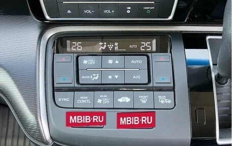 Honda Stepwgn IV, 2021 год, 1 650 000 рублей, 13 фотография