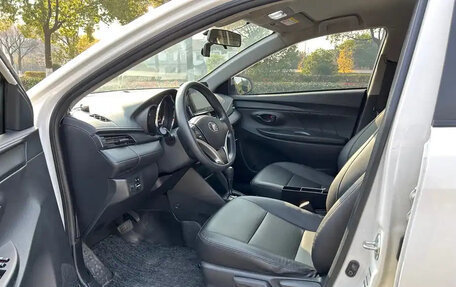 Toyota Vios III, 2022 год, 1 100 000 рублей, 13 фотография