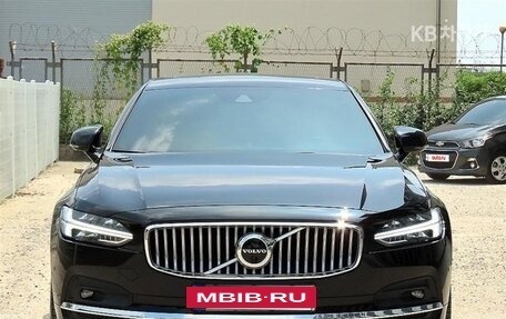 Volvo S90 II рестайлинг, 2021 год, 2 690 000 рублей, 2 фотография