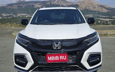 Honda Vezel, 2021 год, 1 370 000 рублей, 2 фотография